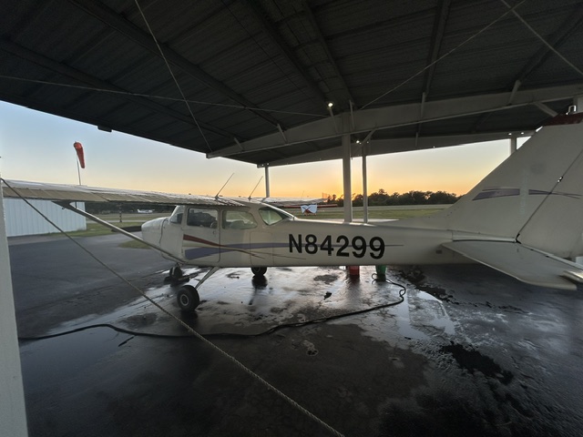 Aircraft N84299 detail